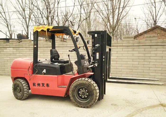 叉车应用在房屋建设